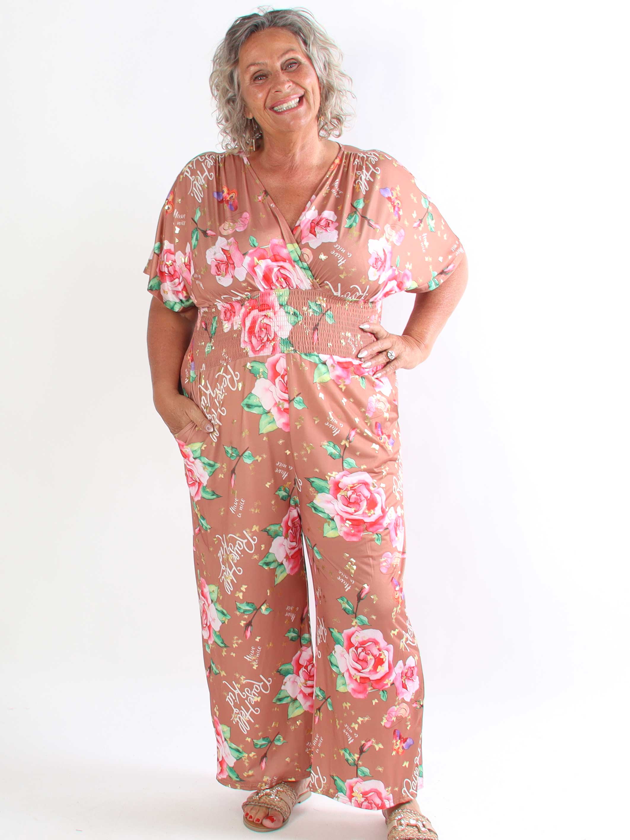 Pams Raise Jumpsuit - Plus size buksedragt med blomsterr og guldsommerfugle
